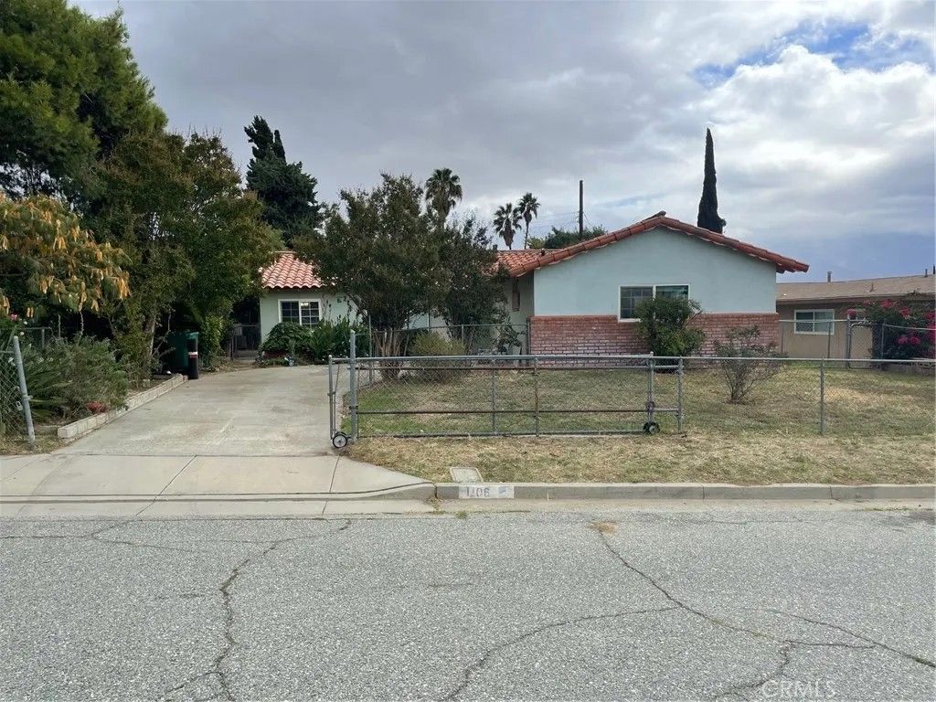 Photo of 1106 N Durward Ave, Banning, CA 92220 (MLS # IG25241045)
