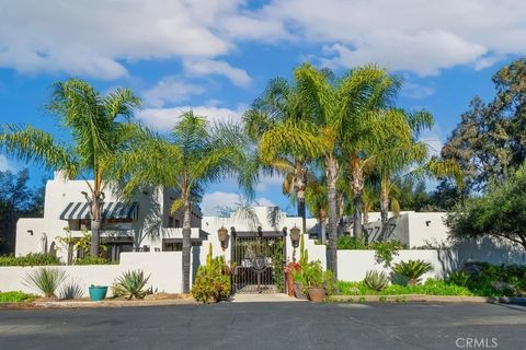 Photo of 19250 Corte Palabras, Murrieta, CA 92562 (MLS # SW26043783)