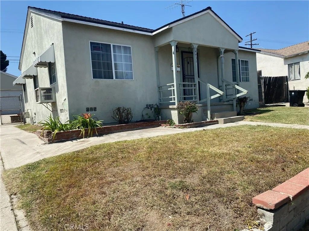 Photo of 14431 Beaver Street, Sylmar, CA 91342 (MLS # SR26112952)