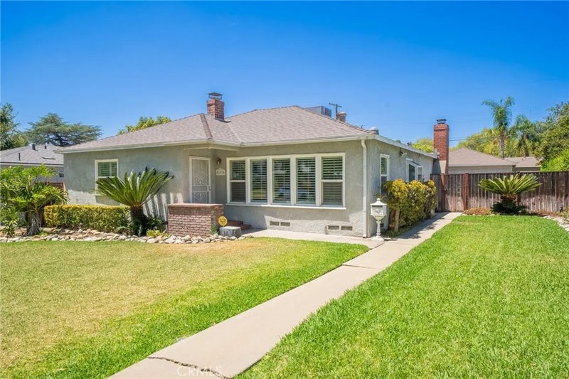 695 N Laurel Avenue