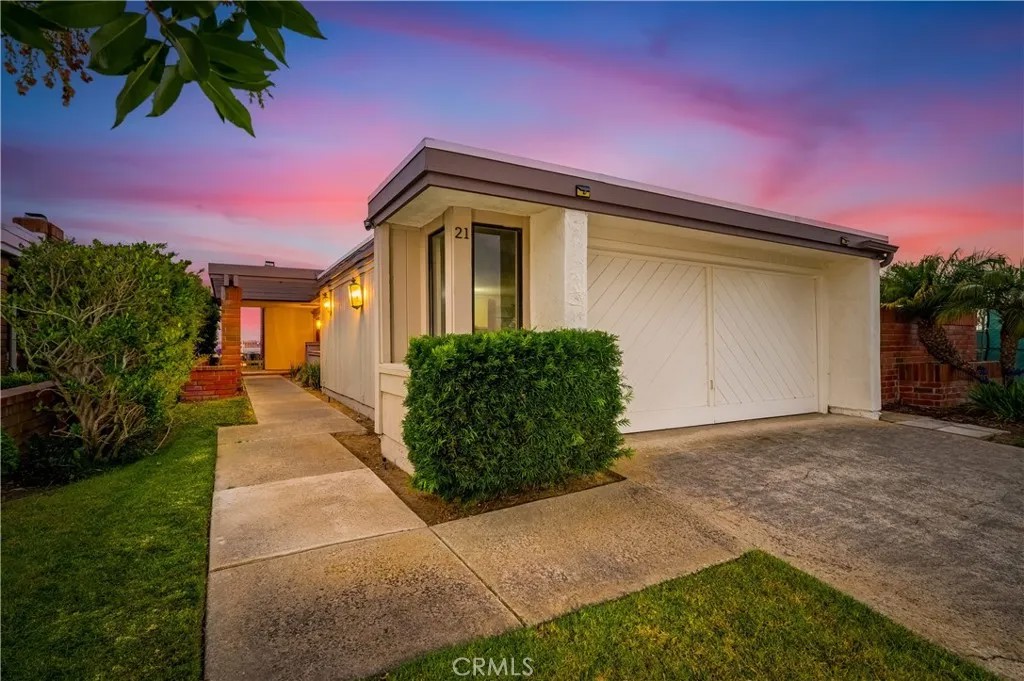 21 Beachcomber Drive