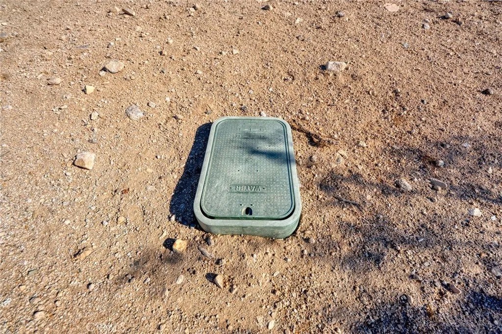 Photo of 74425 Twilight Dr, 29 Palms, CA 92277 (MLS # JT26184711)