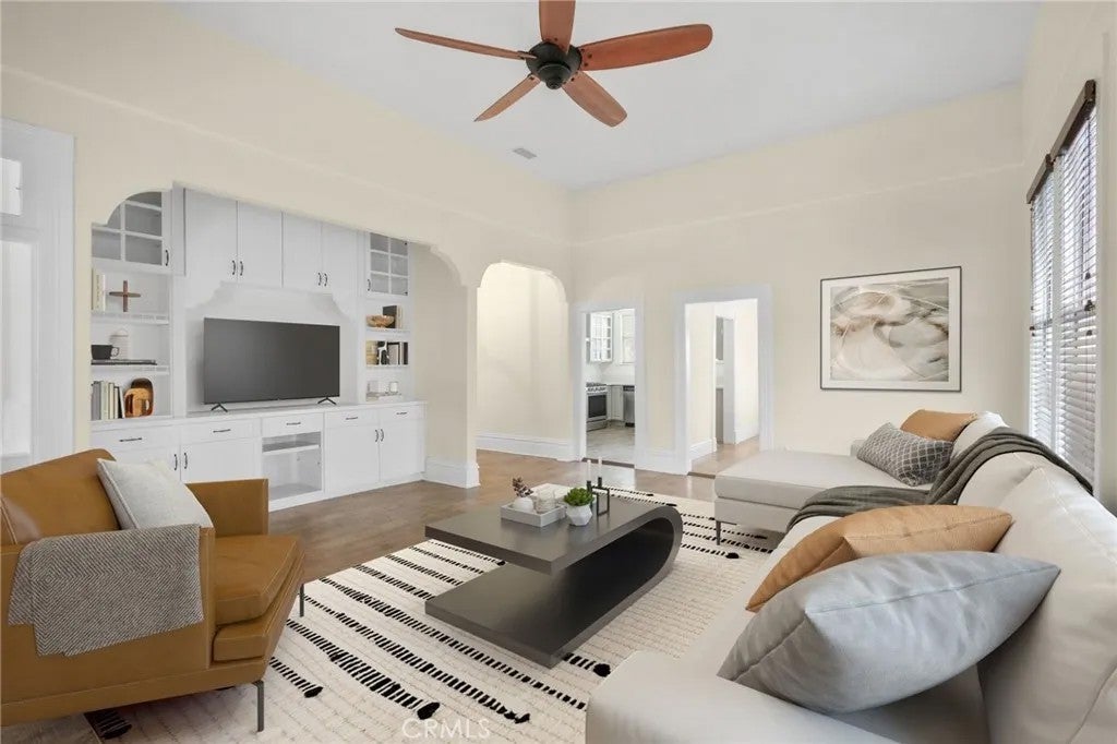 1598 W 36th Place