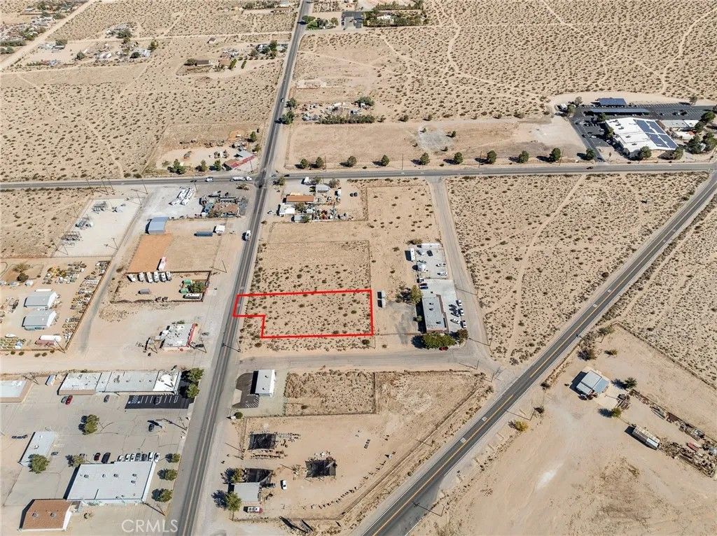 Photo of 0 Old Woman Springs, Lucerne Valley, CA 92356 (MLS # CV25246276)
