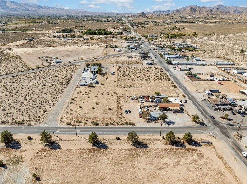 Photo of 0 Old Woman Springs, Lucerne Valley, CA 92356 (MLS # CV25246276)