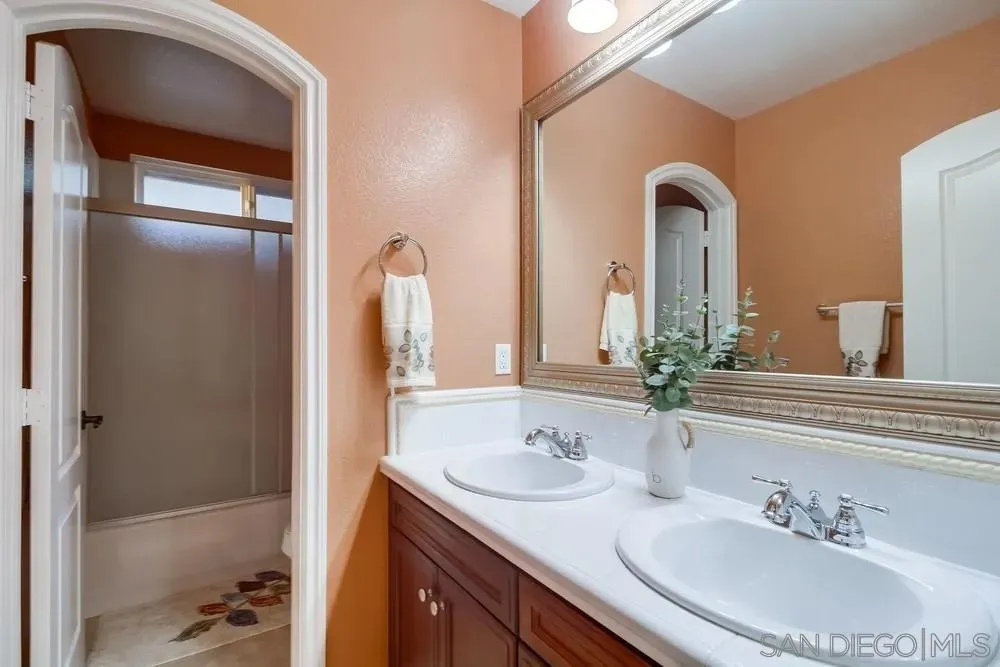 Chula Vista, California 91914, United States, 5 Bedrooms Bedrooms, ,5 BathroomsBathrooms,Residential,Active,183909