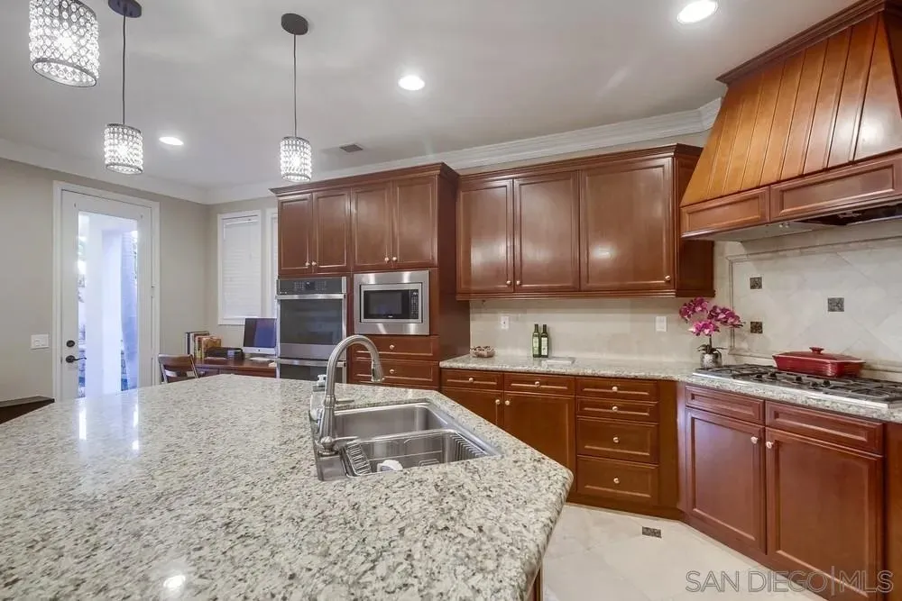 Chula Vista, California 91914, United States, 5 Bedrooms Bedrooms, ,5 BathroomsBathrooms,Residential,Active,183909