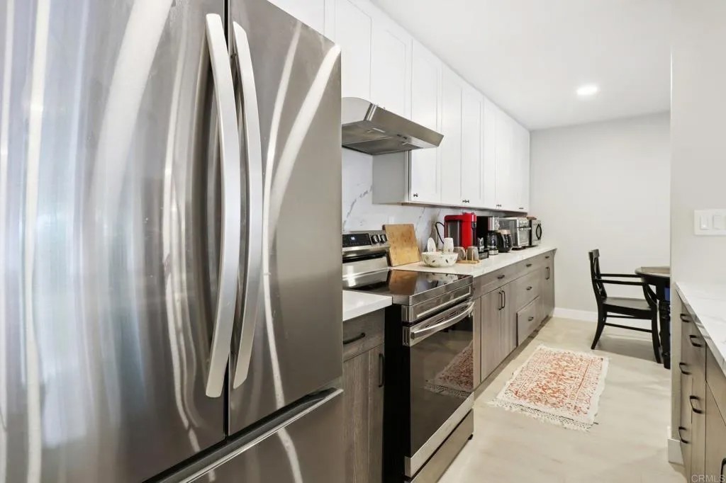 2348 La Costa Ave 202