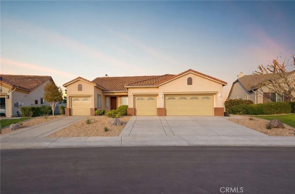 Photo of 11002 Dandelion Lane, Apple Valley, CA 92308 (MLS # CV26058745)