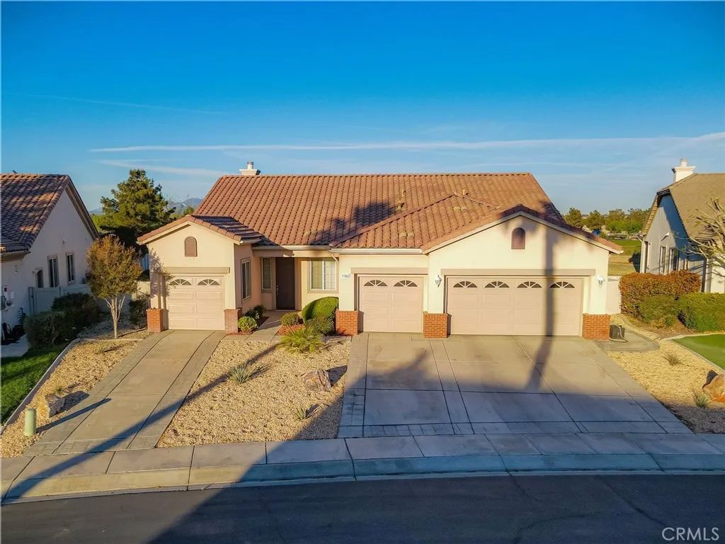 Photo of 11002 Dandelion Lane, Apple Valley, CA 92308 (MLS # CV26058745)