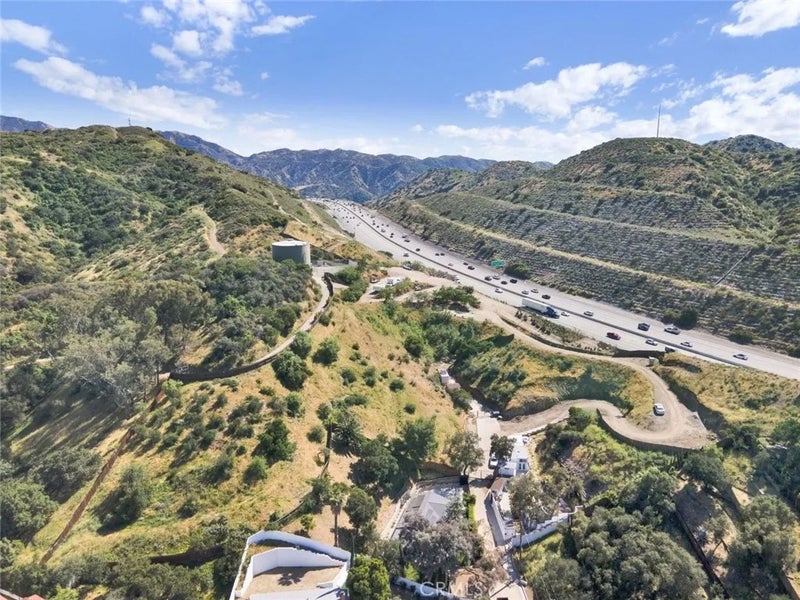 10200 Willow Springs