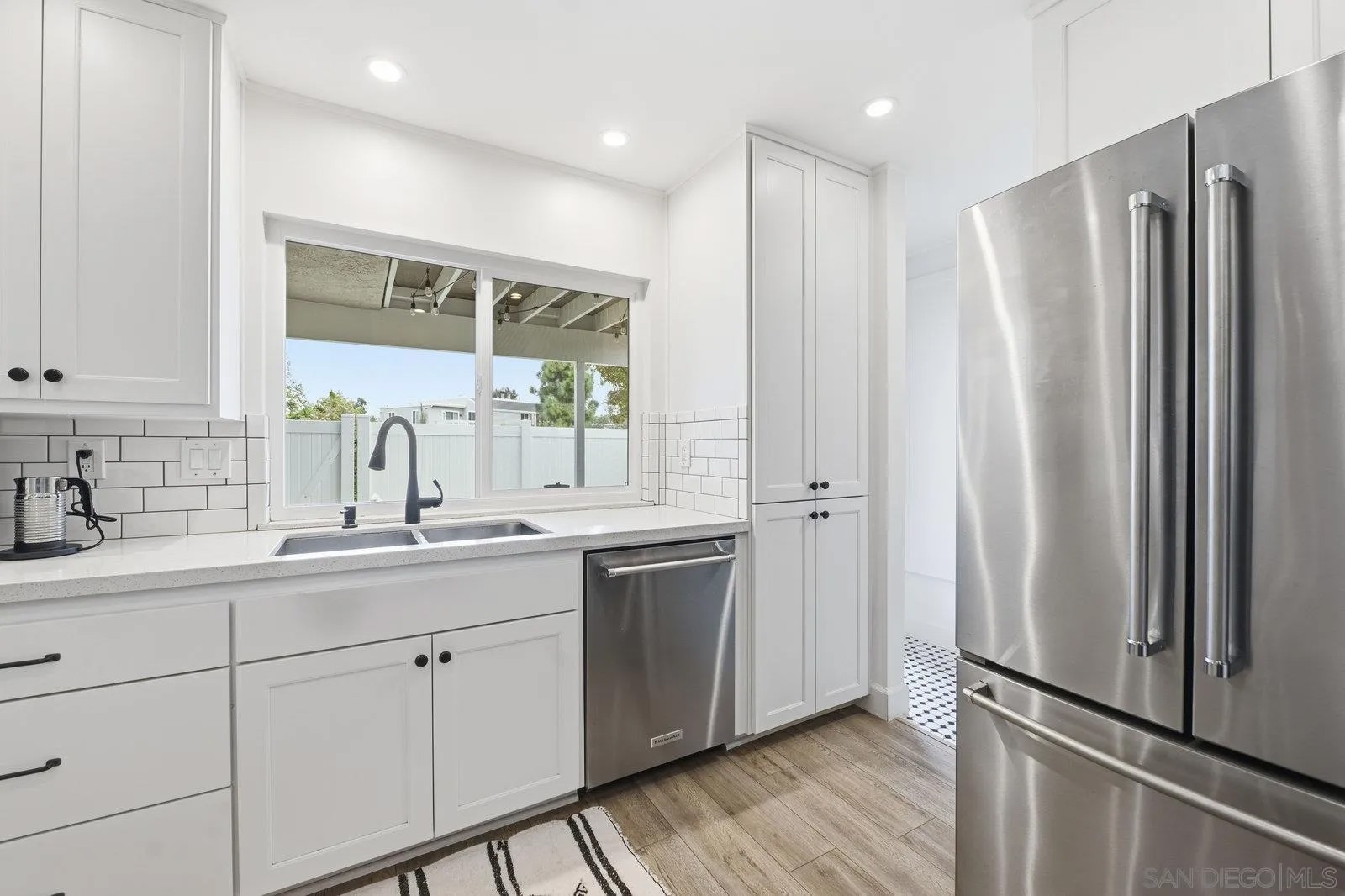 1422 Caminito Septimo