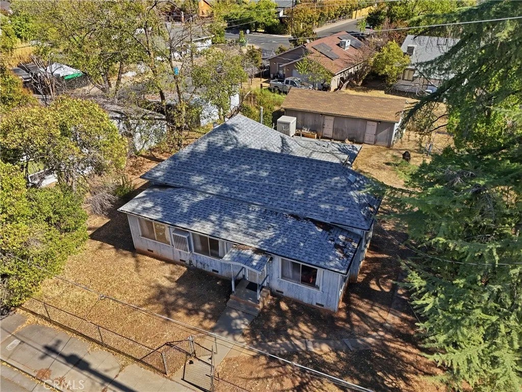 2735 Brown Avenue