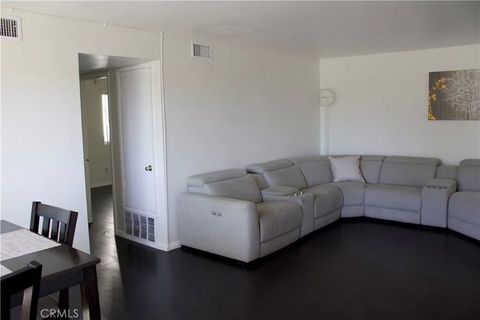 Tiny photo for 826 Cinnamon Ln, Duarte, CA 91010 (MLS # CV25232982)