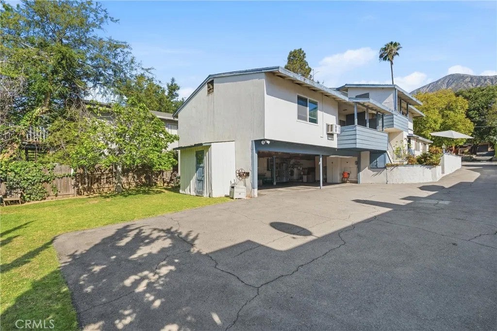 126 E Highland