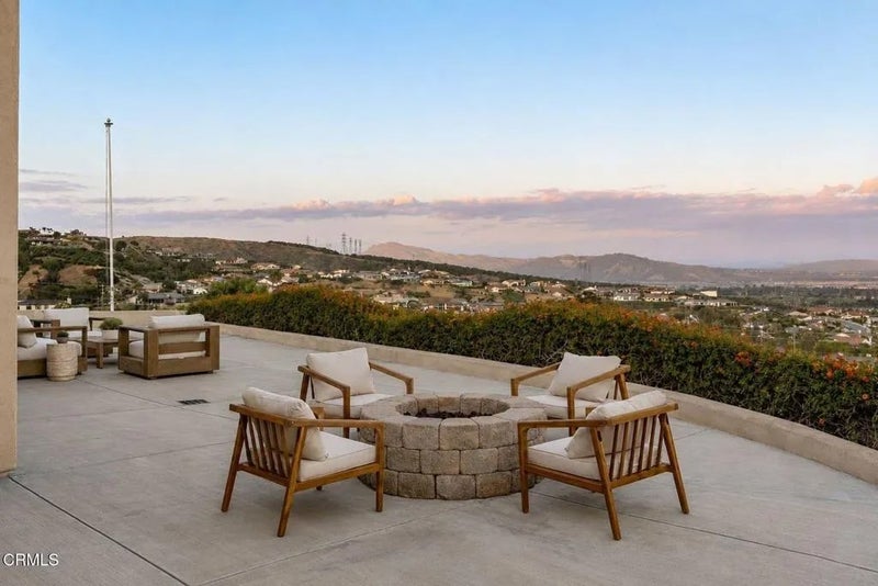 686 Skyview Terrace
