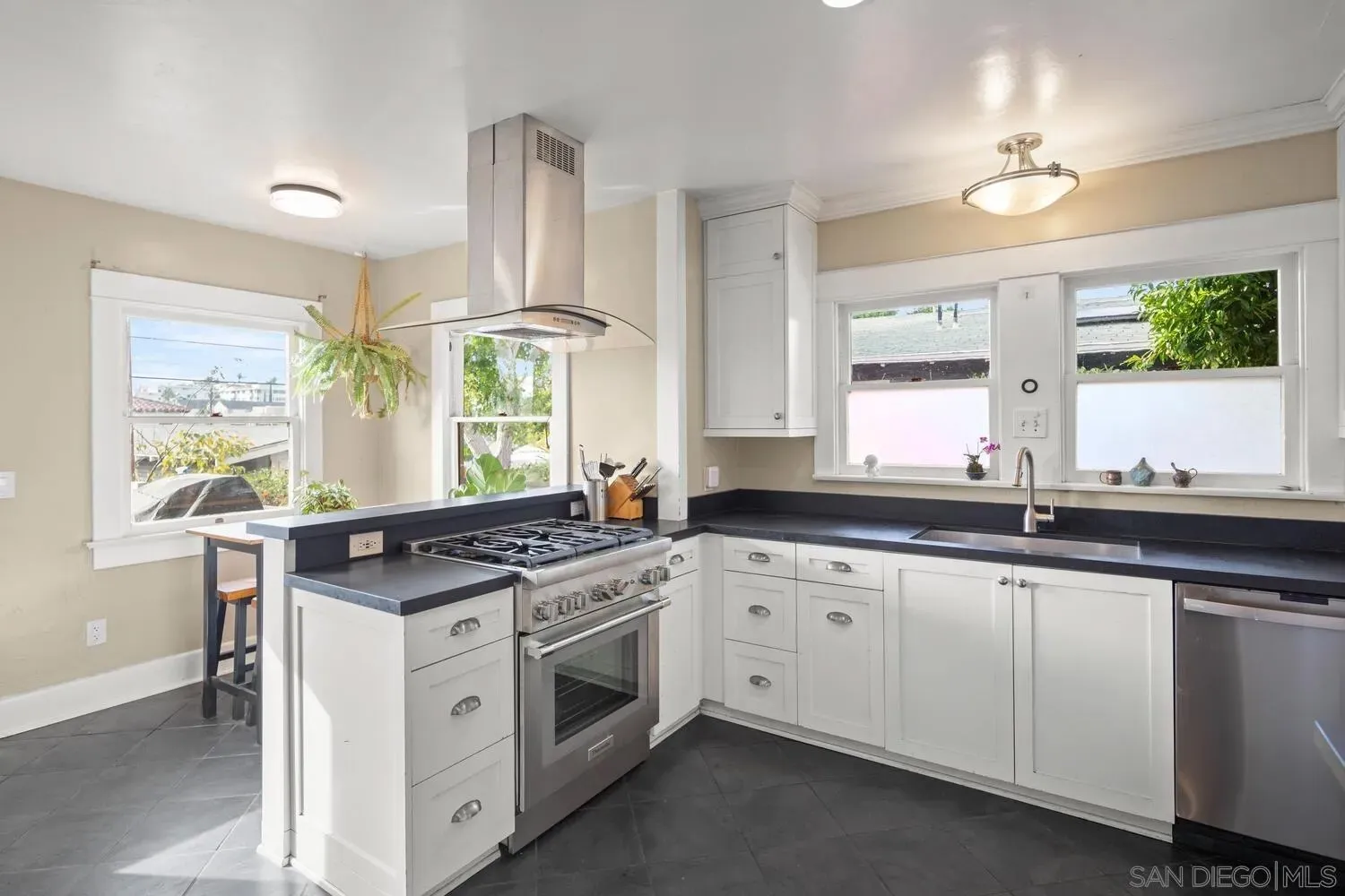 San Diego, California 92104, United States, 4 Bedrooms Bedrooms, ,2 BathroomsBathrooms,Residential,Active,229980