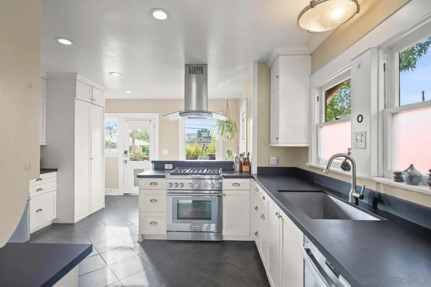 San Diego, California 92104, United States, 4 Bedrooms Bedrooms, ,2 BathroomsBathrooms,Residential,Active,229980