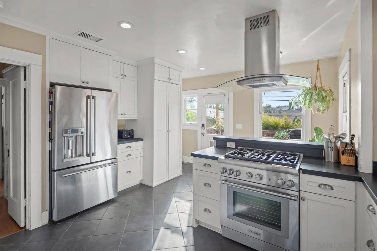 San Diego, California 92104, United States, 4 Bedrooms Bedrooms, ,2 BathroomsBathrooms,Residential,Active,229980