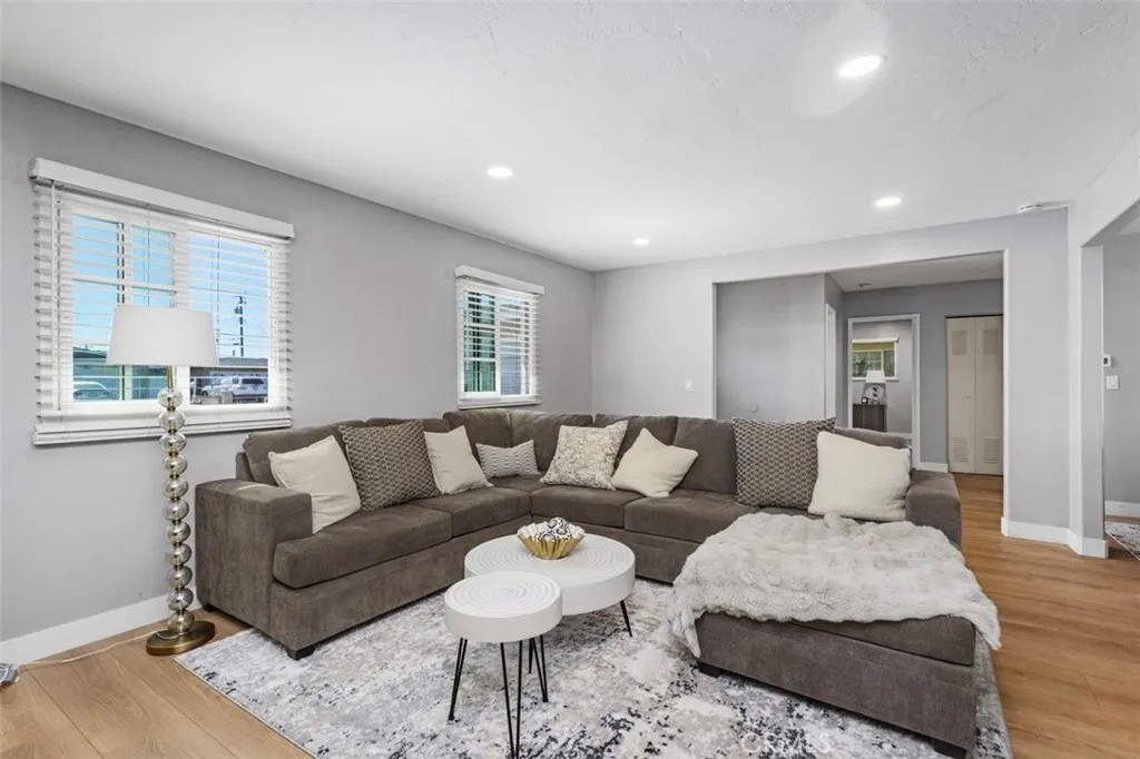 123 E Wilson
