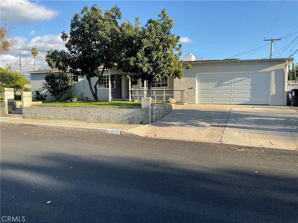 Photo of 6741 Elm Ave, San Bernardino, CA 92404 (MLS # CV25280898)
