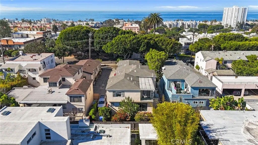 Photo of 3017 4th St, Santa Monica, CA 90405 (MLS # SB26062407)