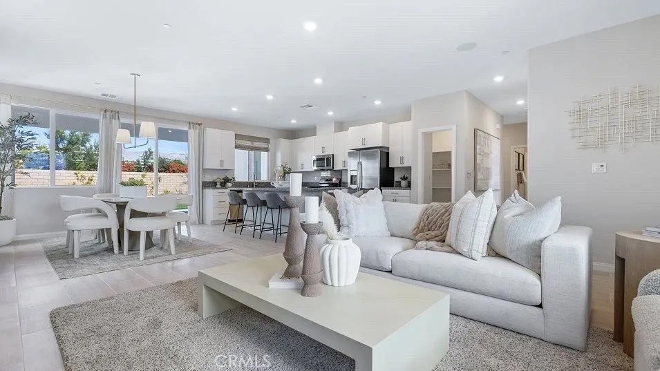 15449 Avenida De Soledad