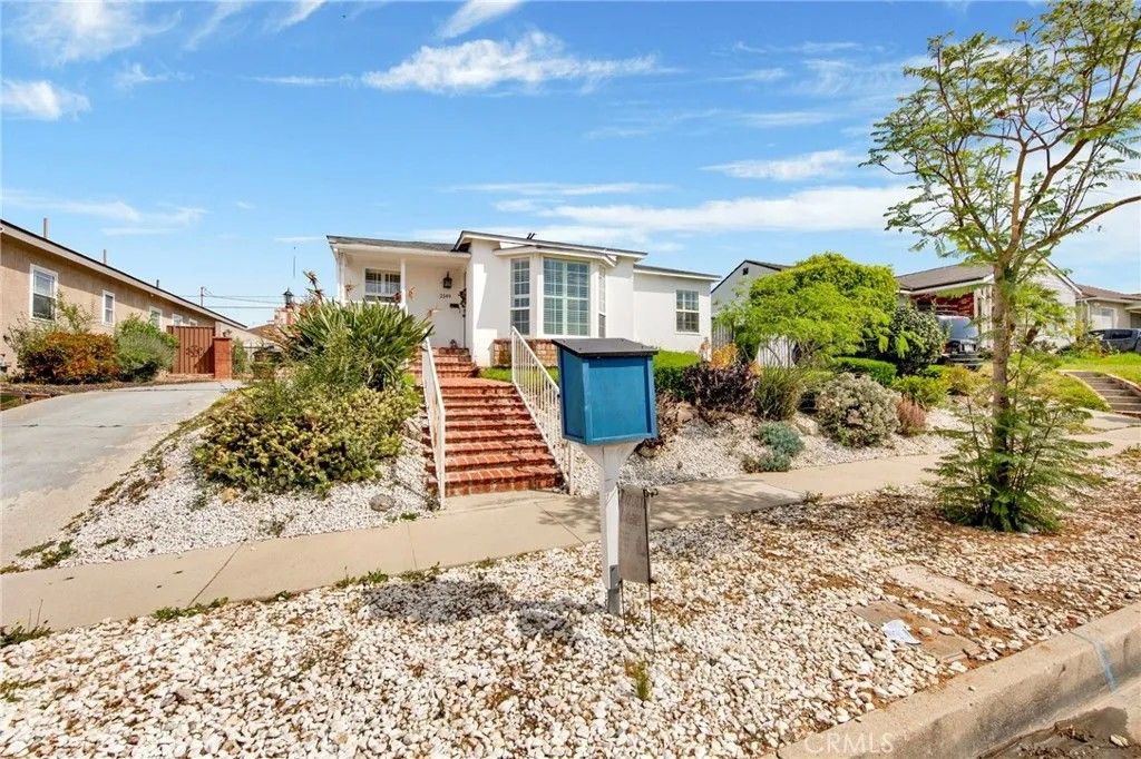 Photo of 2149 Cullivan Street, Los Angeles, CA 90047 (MLS # IV26079671)