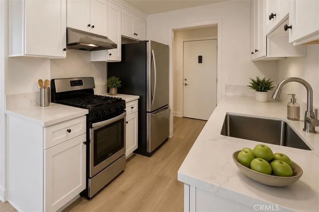 855 Victor Avenue 217