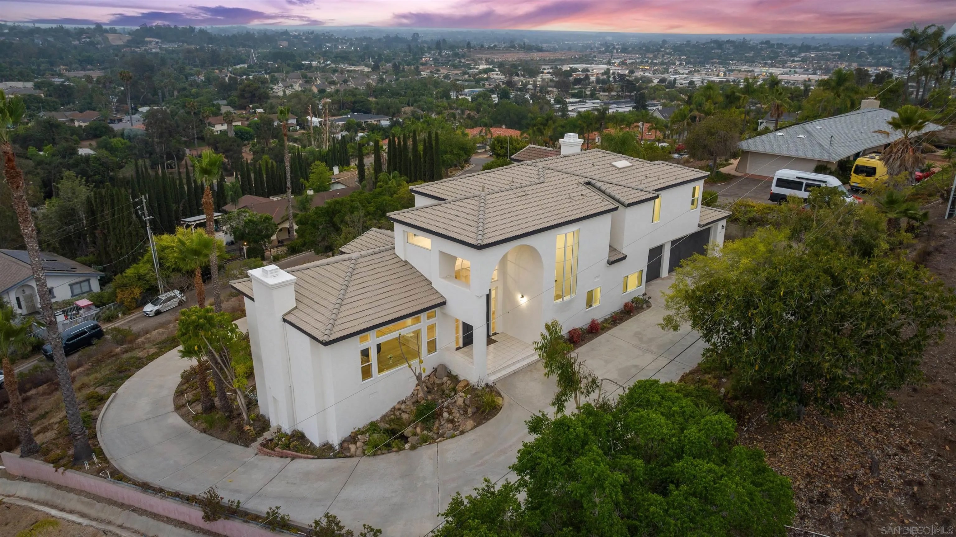 1522 Maxwell Lane