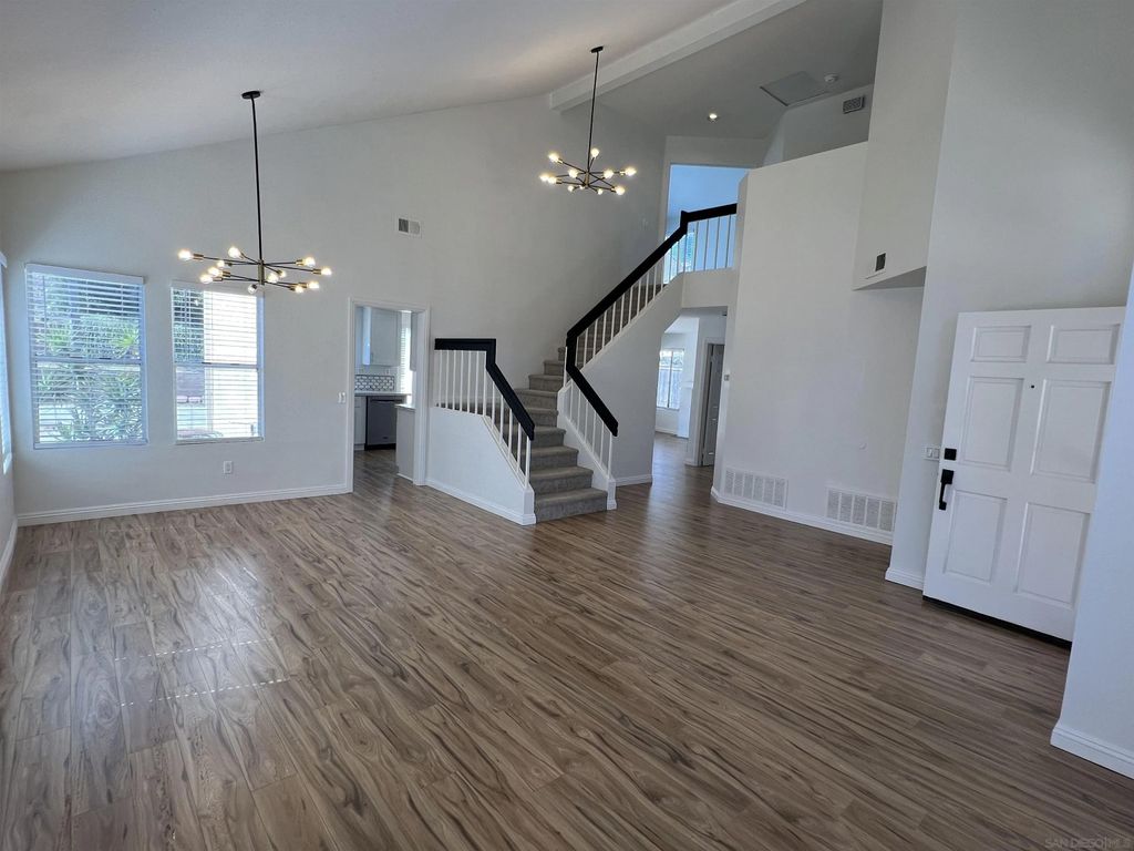 Photo of 512 Avenida Blanco, San Marcos, CA 92069 (MLS # 260006705)