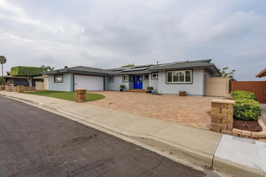 Photo of 5640 Del Cerro Blvd, San Diego, CA 92120 (MLS # 260001801)