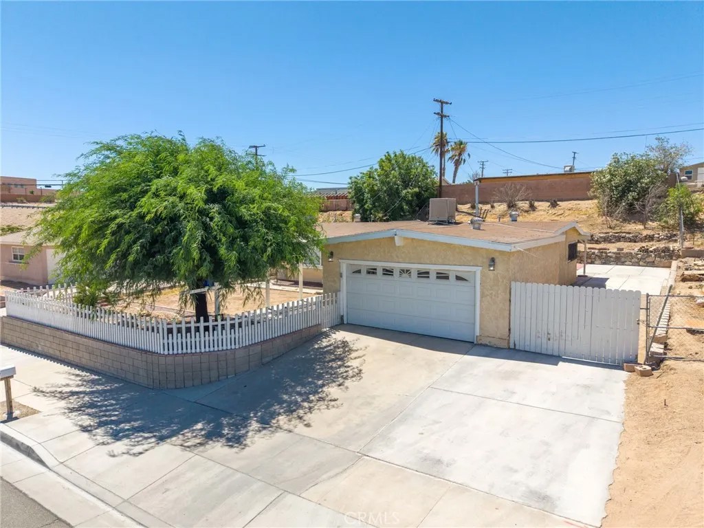 650 E Mountain View