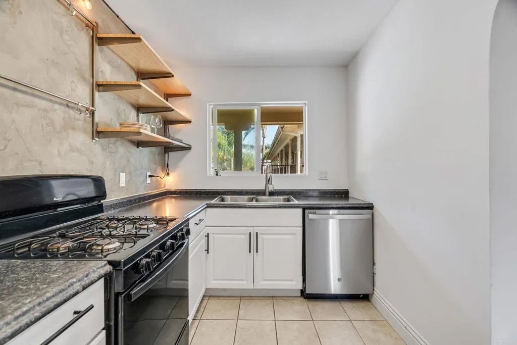 921 Street 15