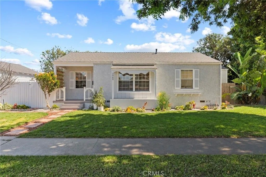 Photo of 5960 Pepperwood Avenue, Lakewood, CA 90712 (MLS # OC26036106)