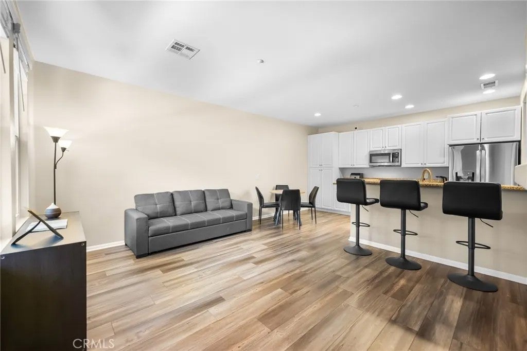30505 Canyon Hills 703