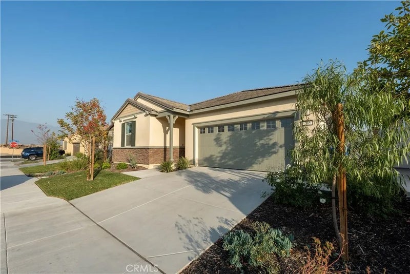 565 Hudson Way
