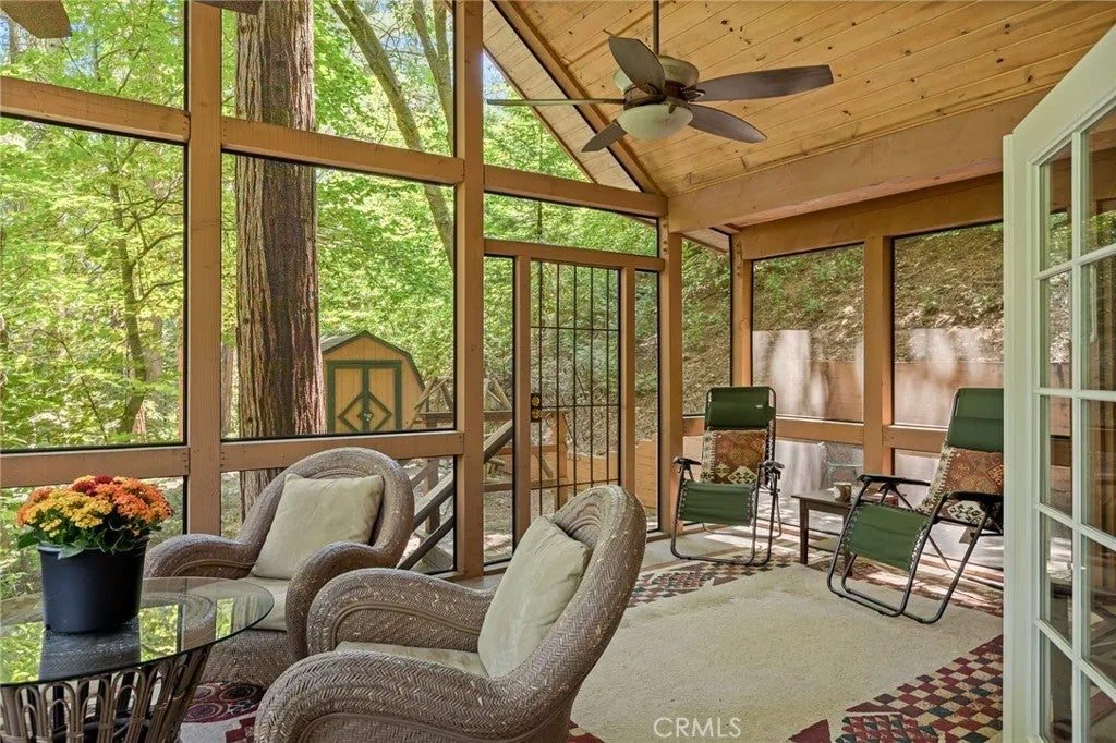 667 Dogwood Cyn
