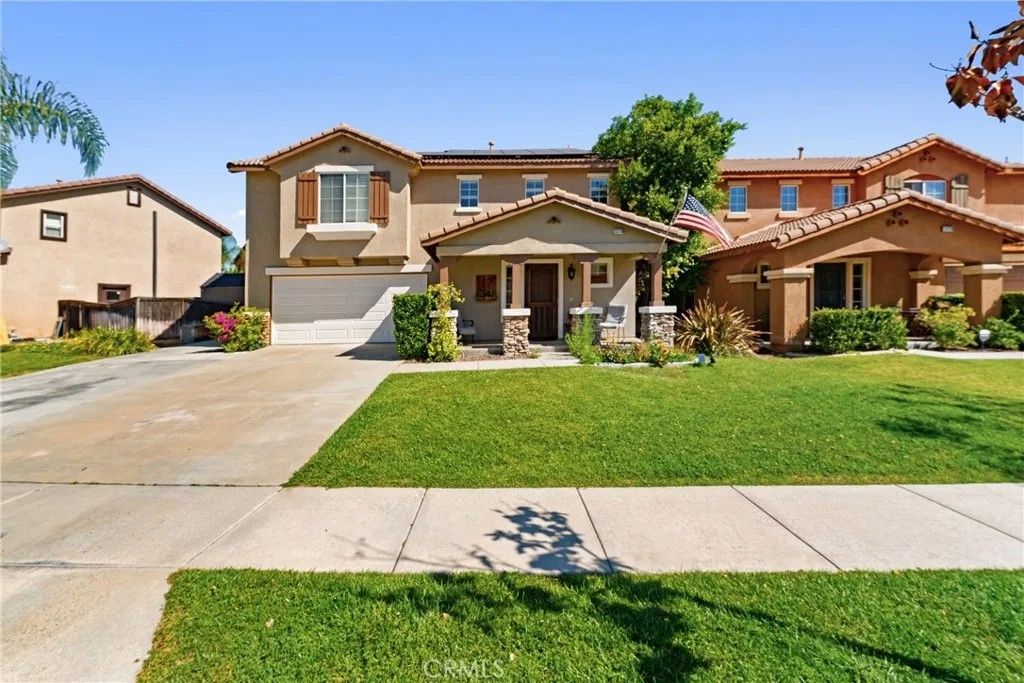 Photo of 23710 Pepperleaf St, Murrieta, CA 92562 (MLS # SW26074075)