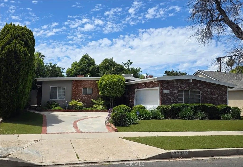 Photo of 5731 Wish Avenue, Encino, CA 91316 (MLS # SR26083203)