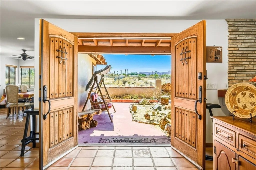74784 Foothill Drive