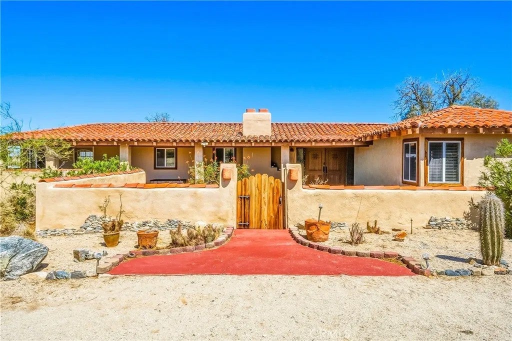 74784 Foothill Drive