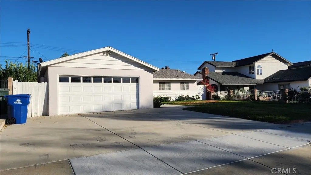 Photo of 924 N Orange Avenue, Ontario, CA 91764 (MLS # CV25269671)