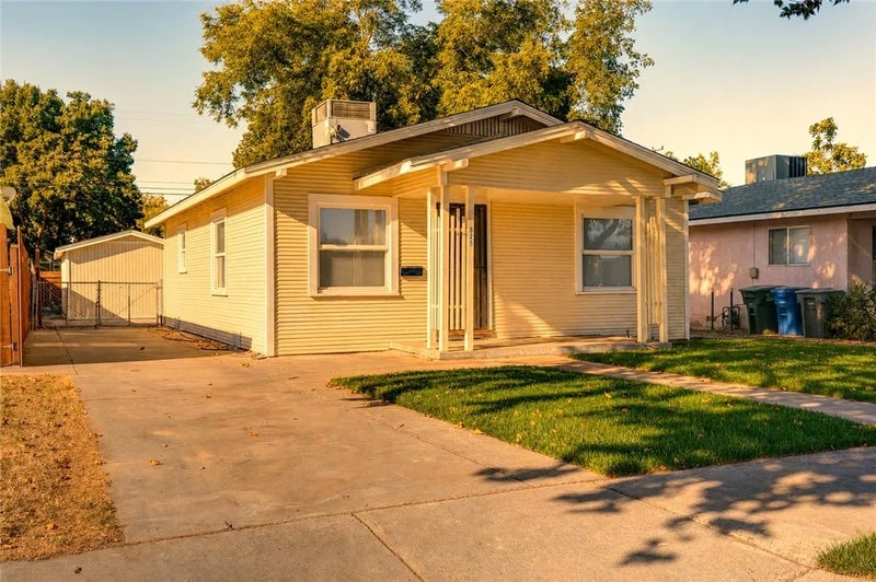 828 W 23rd Street