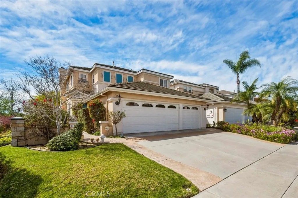 Photo of 5643 Willowmere Ln, San Diego, CA 92130 (MLS # ND26082724)