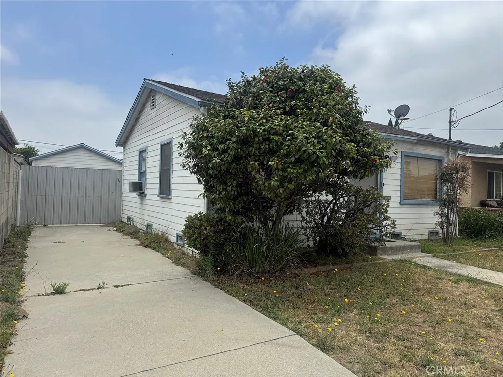 1406 W 223rd Street