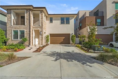 Photo of 370 Sawbuck, Irvine, CA 92618 (MLS # OC25269982)