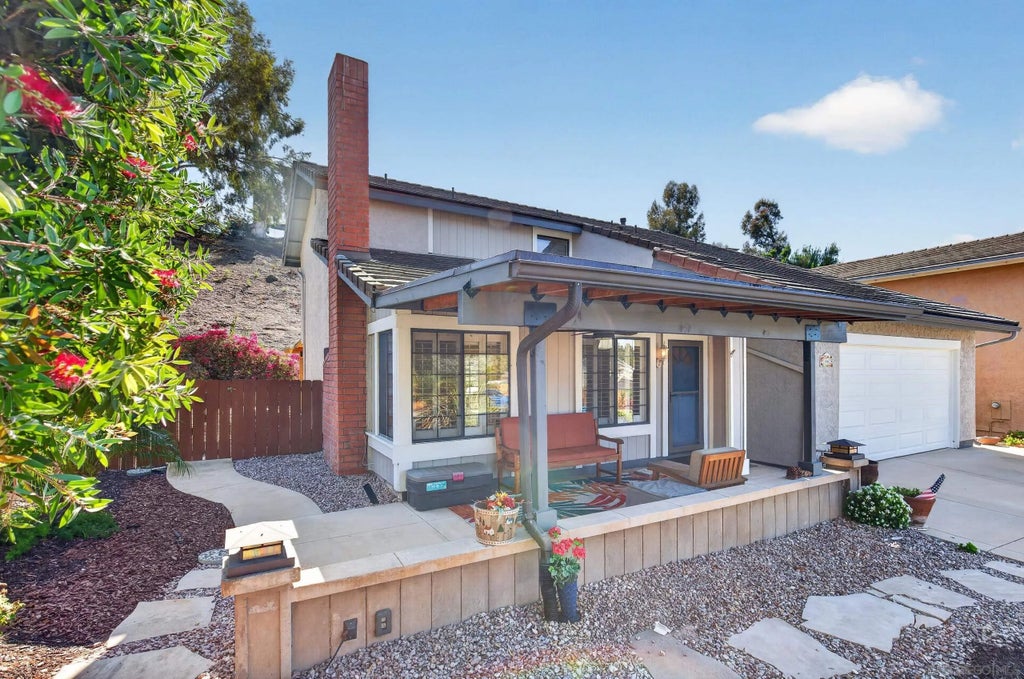 Photo of 13962 Barrymore St, San Diego, CA 92129 (MLS # 260021307)