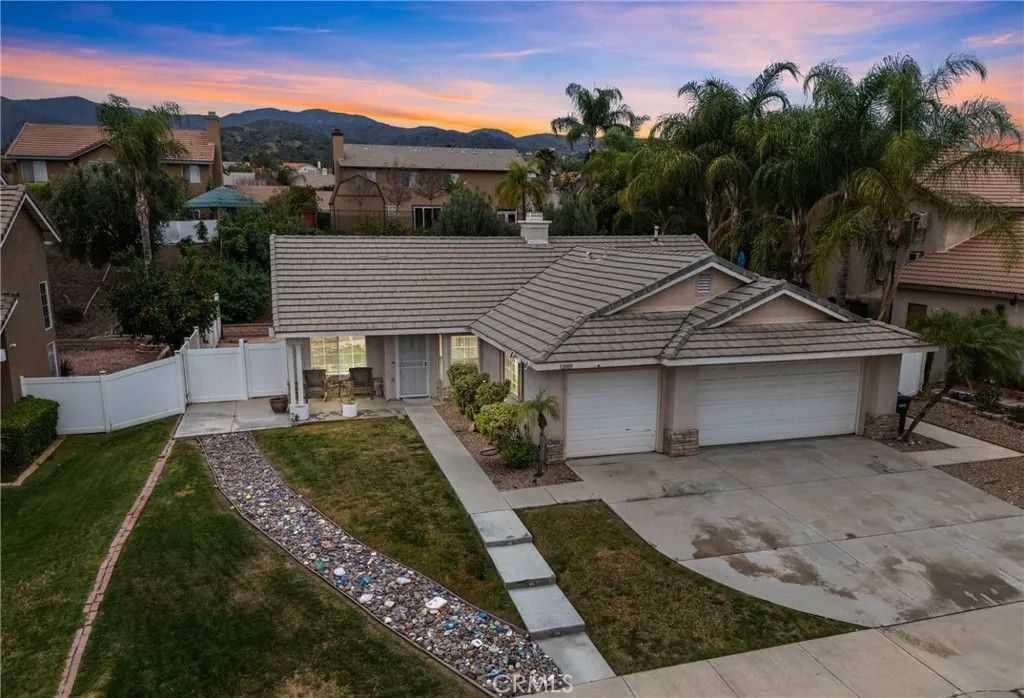 Photo of 32009 Bourges St, Lake Elsinore, CA 92530 (MLS # CV26031016)
