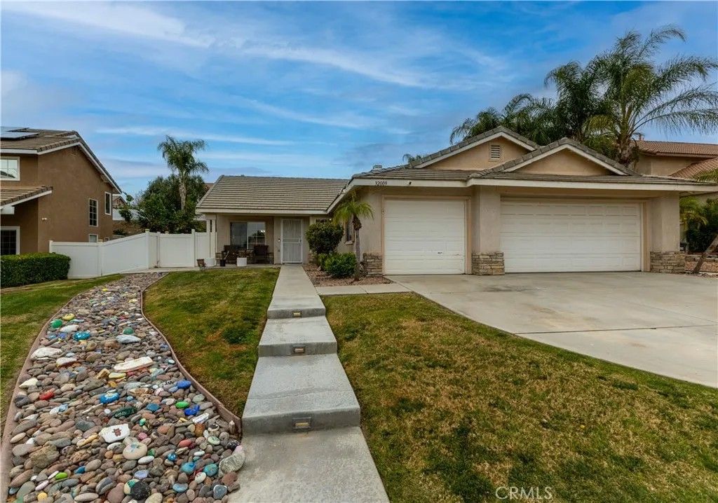 Photo of 32009 Bourges St, Lake Elsinore, CA 92530 (MLS # CV26031016)